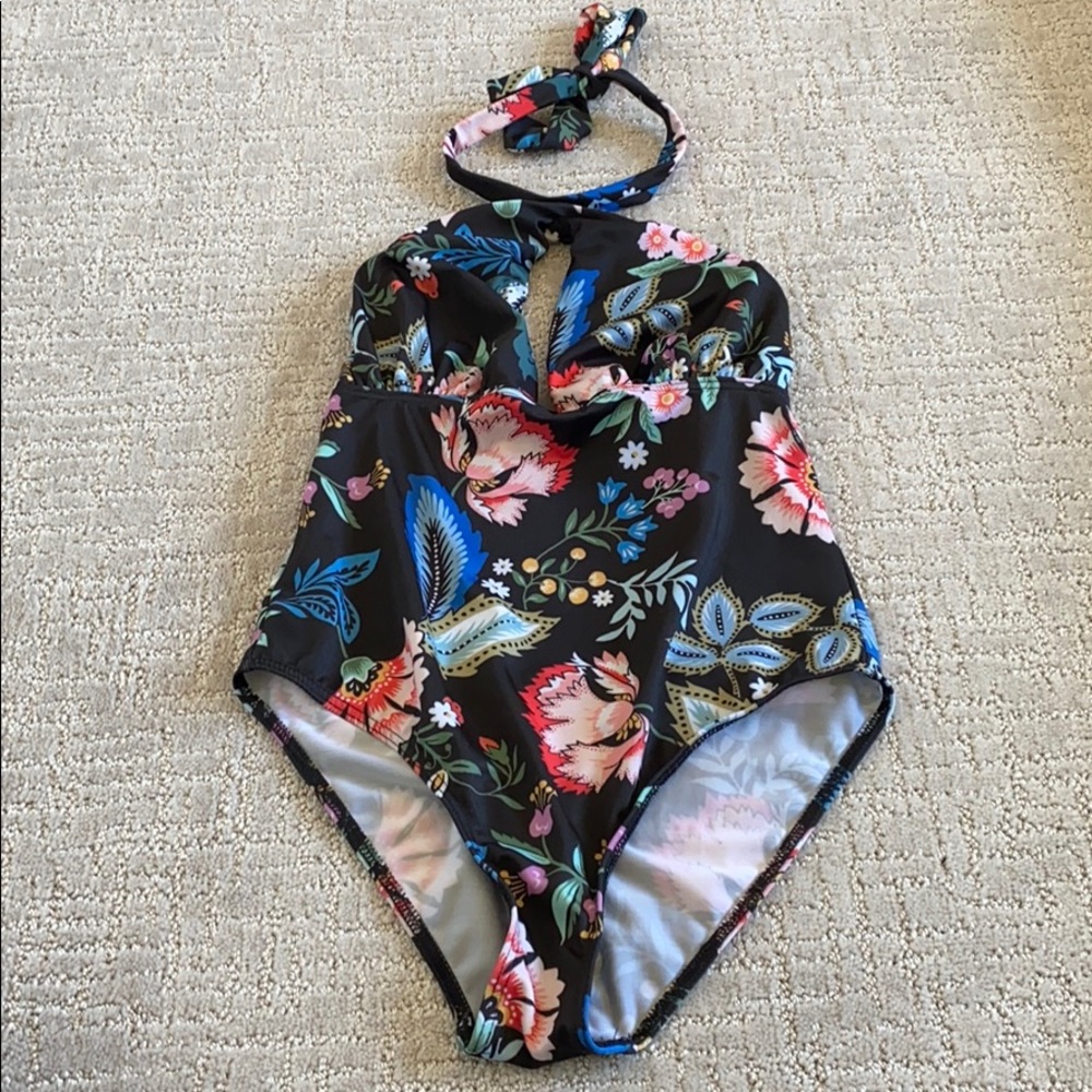 Women’s fuller bust swimsuit 32DD